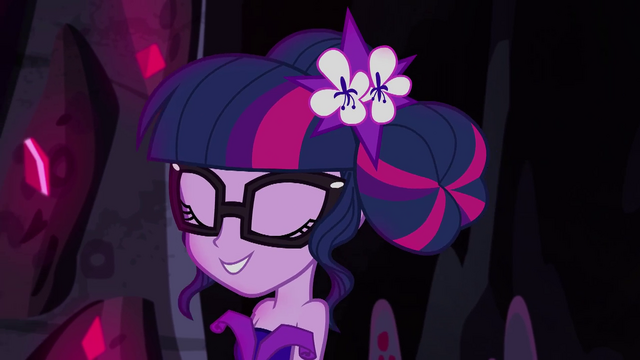 File:Twilight Sparkle walking back to the party EG4.png