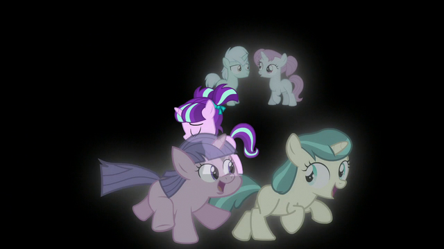 File:Filly Starlight walking with foals on her left and right S5E26.png