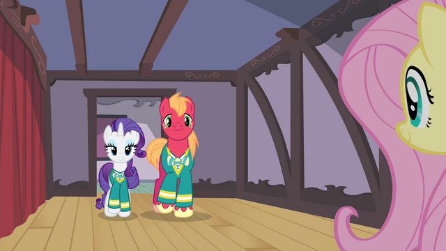 File:Rarity and Big Mac walk up to Fluttershy S4E14.png