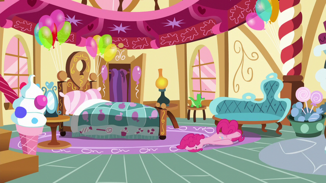File:Pinkie on the floor S5E11.png