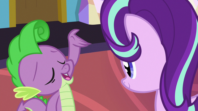 File:Spike "the best-looking pony in the room" S7E1.png