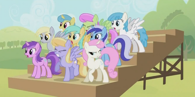 File:Derpy Crowd S2E5.png
