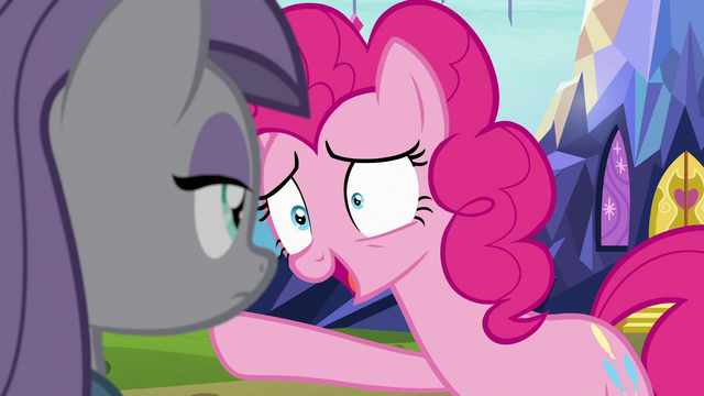File:Pinkie Pie "look at those rocks!" S7E4.png