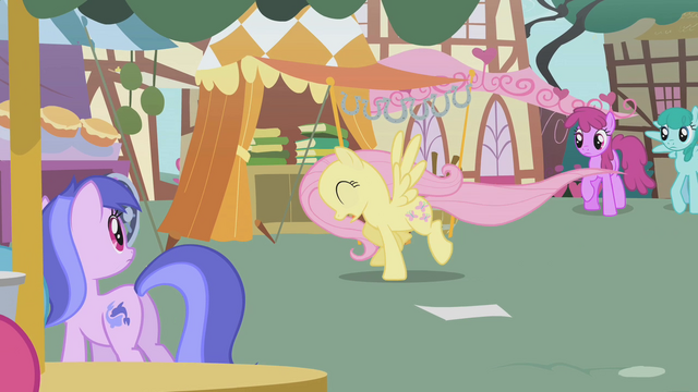 File:Fluttershy running away S01E05.png
