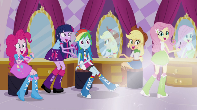 File:Rarity's friends excited EG.png