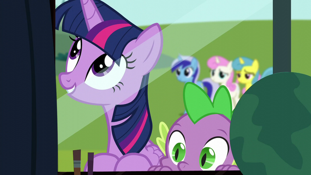 File:Twilight "I have so many great memories of this place!" S5E12.png