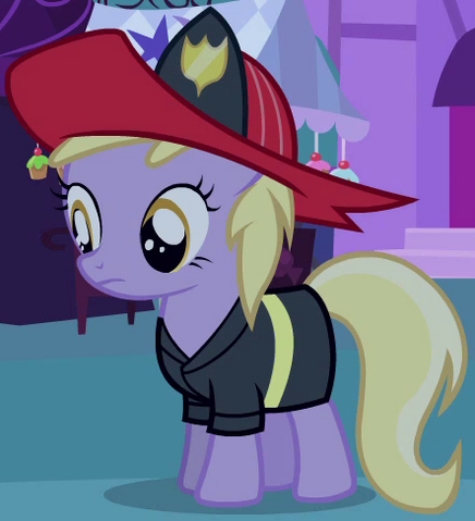 File:Dinky Doo costume S2E4.png