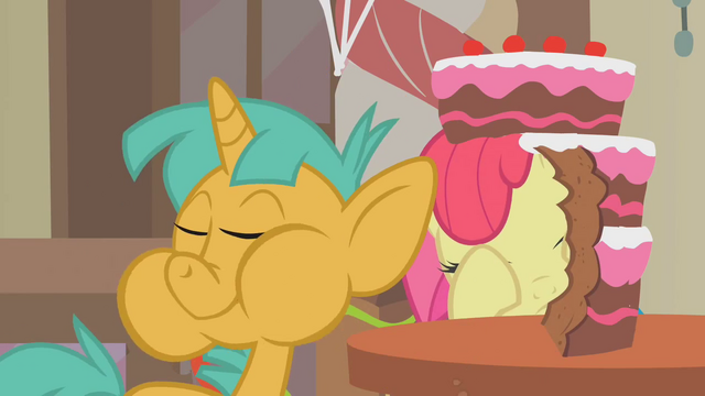 File:Snails chewing S1E12.png
