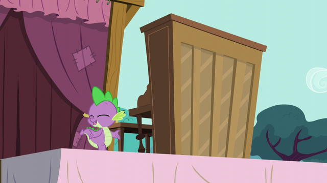 File:Spike "When Twilight told me to stall" S5E11.png