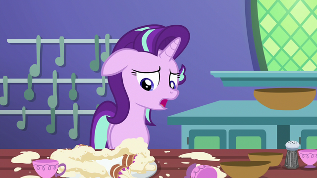 File:Starlight "but I was baking these" S7E2.png
