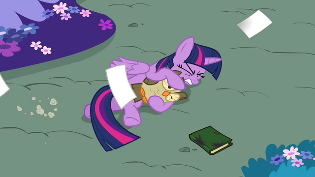 File:Twilight falls onto the ground S4E26.png