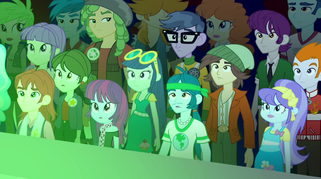 File:Audience moves their attention back to stage EG2.png