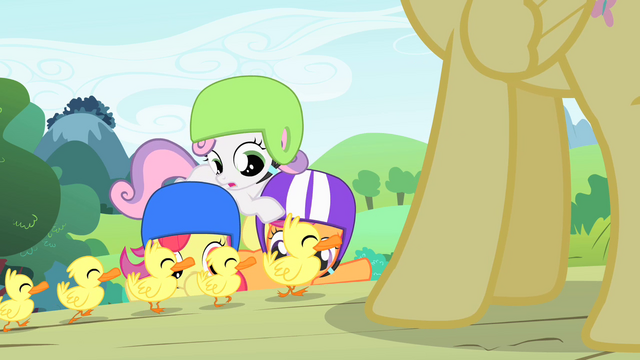 File:Ducklings crossing the road S1E23.png