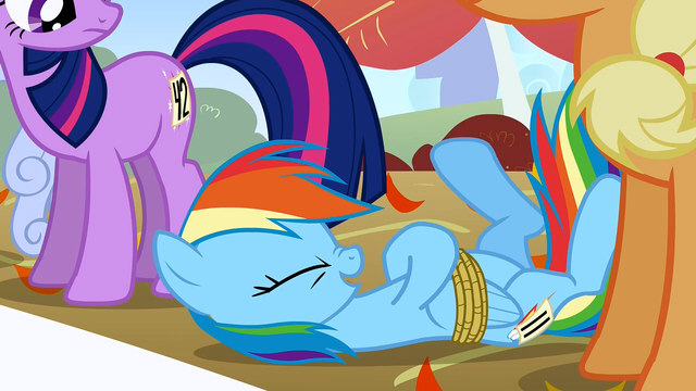 File:Rainbow Dash laughing S1E13.png
