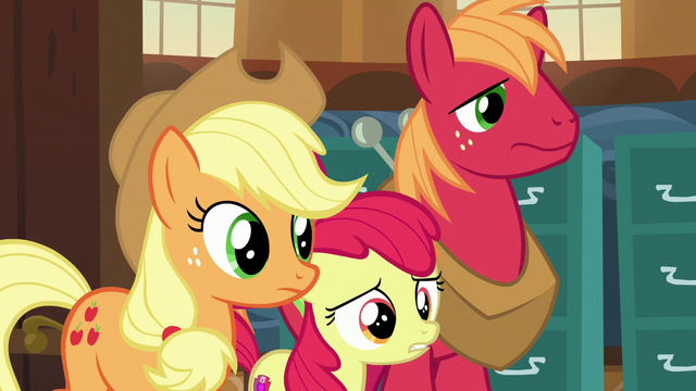 File:Apple siblings enter Ponyville Town Hall S7E13.png