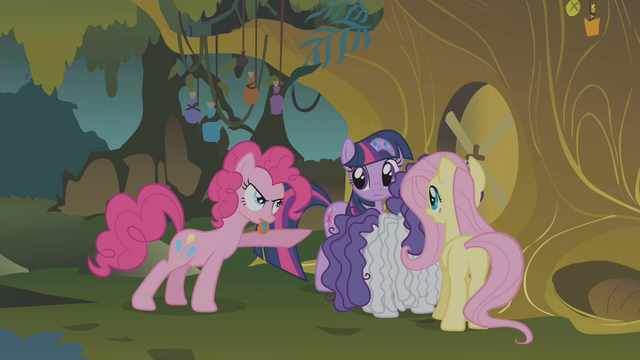 File:Pinkie Pie spitting S01E09.png
