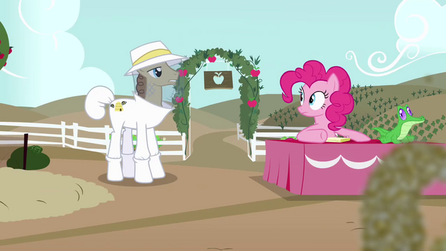 File:Beekeeper inquiring S4E3.png