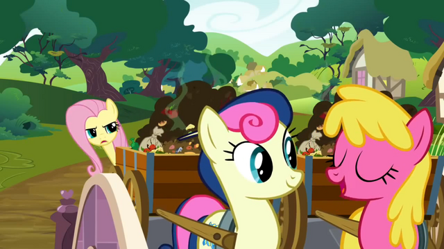 File:Cherry Berry chatting S02E19.png