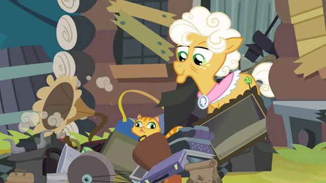 File:More stuff coming out of Goldie's house S4E09.png