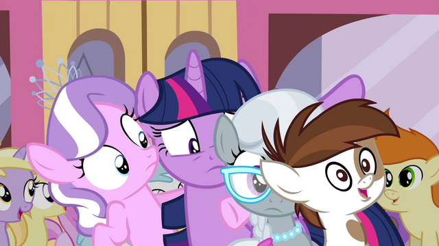 File:Pipsqueak "me first!" S4E15.png