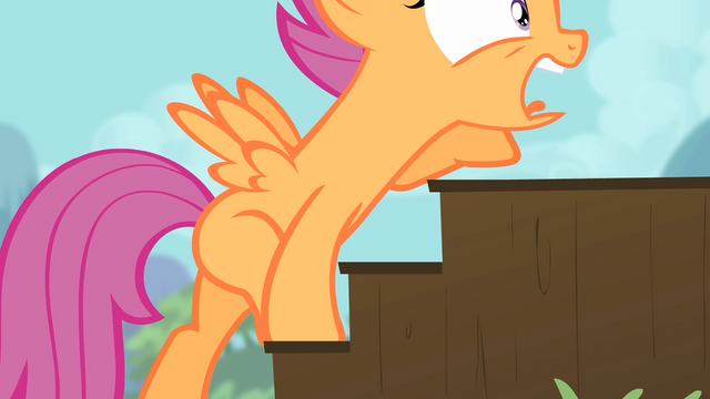 File:Scootaloo climbing up stairs 2 S4E05.png