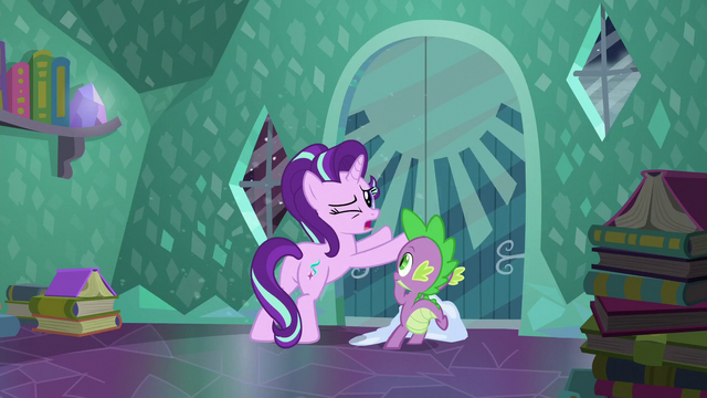 File:Starlight and Spike closes the door S6E2.png