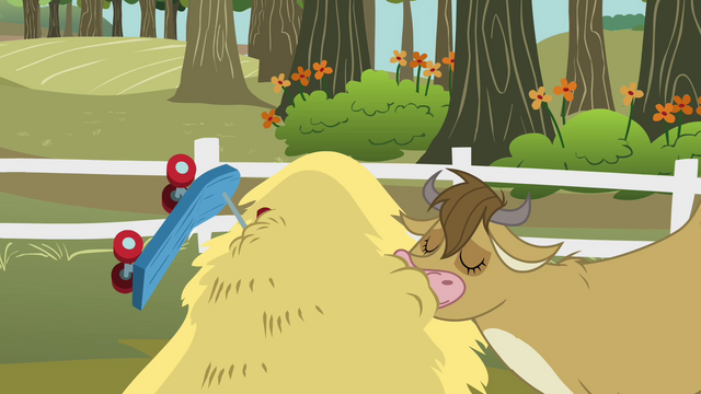 File:Cow eats hay S3E6.png