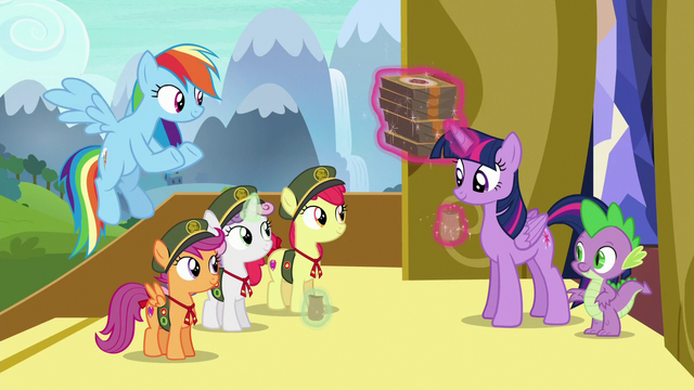 File:Twilight and Spike buy six boxes of cookies S6E15.png