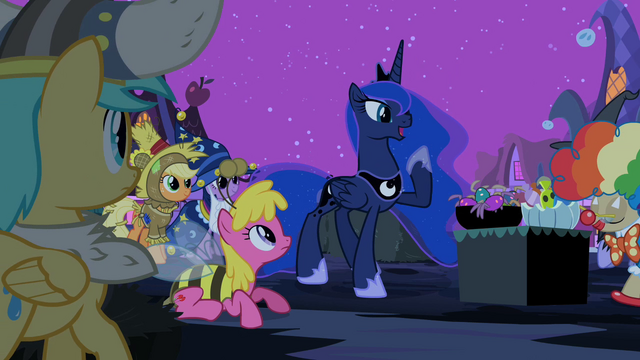 File:Luna enjoyed S2E04.png