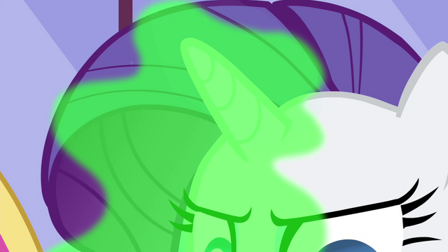 File:Rarity's horn being affected by the spell S4E23.png