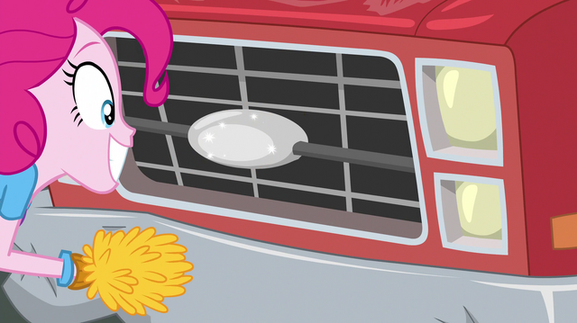 File:Pinkie Pie makes Big Mac's truck grill sparkly EGS1.png