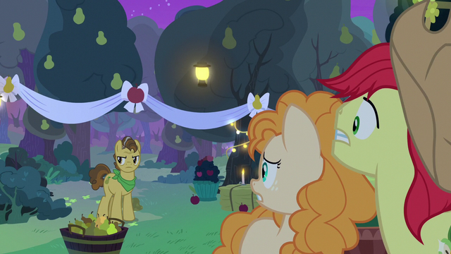 File:Grand Pear discovers the secret wedding S7E13.png