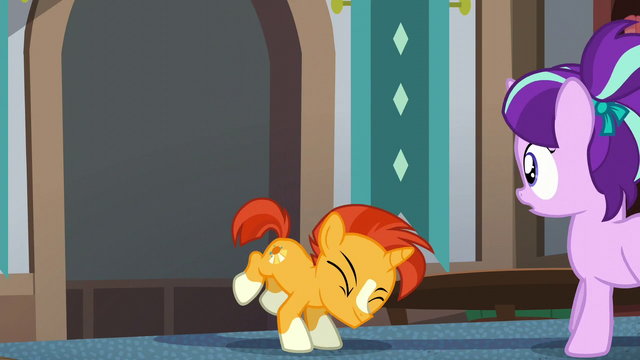 File:Sunburst drops down S5E26.png