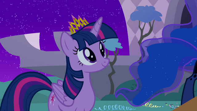 File:Twilight wearing new crown S4E02.png