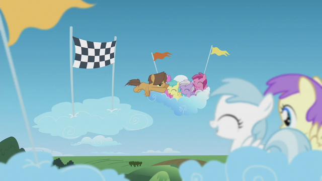 File:Hoops crosses the finish line S5E25.png