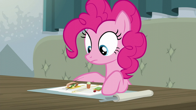 File:Pinkie Pie staring at her food S6E12.png