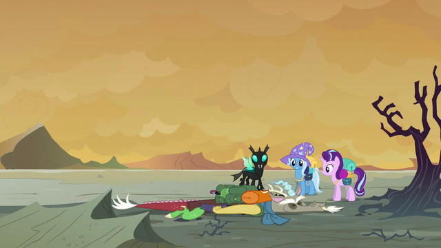 File:Discord falls over onto the ground S6E25.png