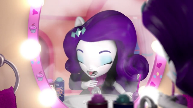 File:Rarity coughing violently EGM3.png
