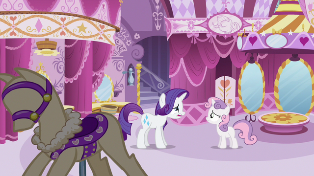 File:Rarity weird face S3E6.png