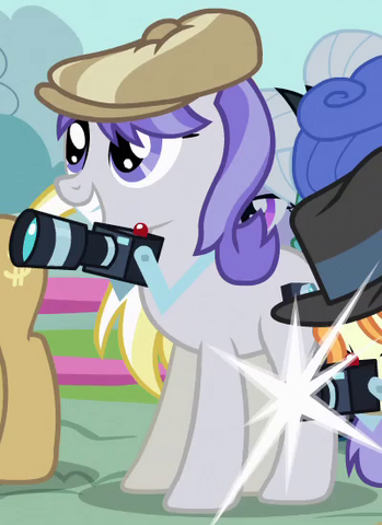 File:Snappy Scoop ID S1E20.png