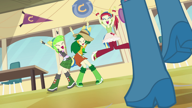 File:CHS students dancing together EG.png