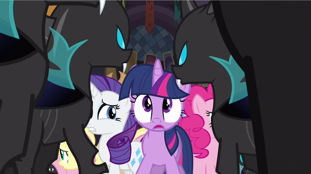 File:Twilight surrounded S2E26.png