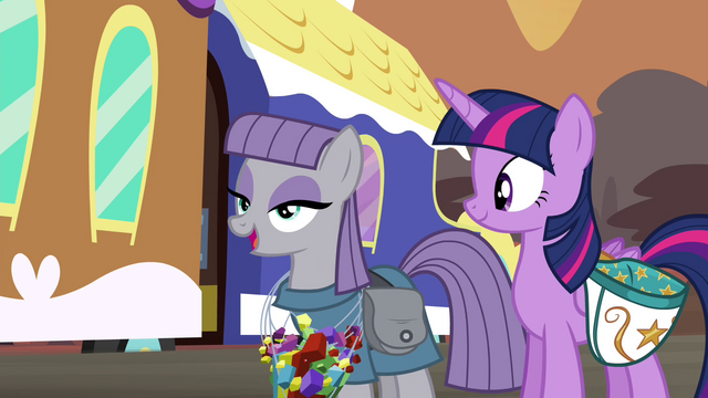 File:Maud wearing rock candy necklaces S4E18.png