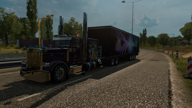 File:FANMADE ETS2 Peterbilt 389 Custom - Octavia Skin 1.png