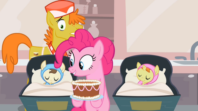 File:Pinkie Pie holding cake S2E13.png