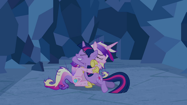 File:Twilight and Cadance reunite S02E26.png