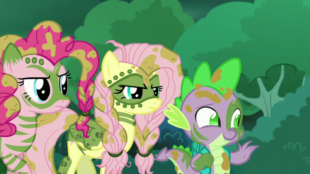 File:Spike waving S5E26.png