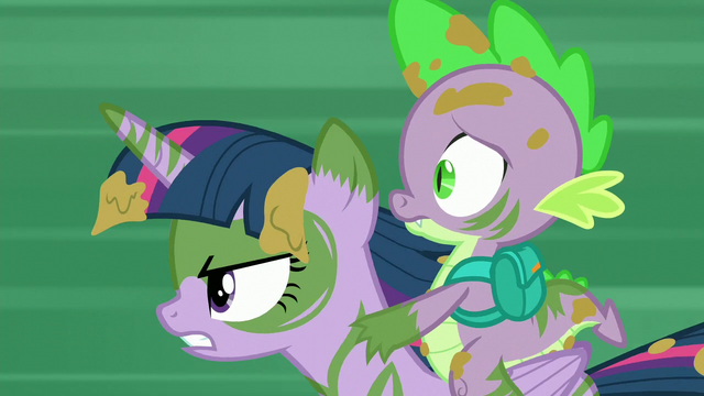 File:Twilight Sparkle running S5E26.png