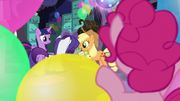 Pinkie watches her friend while hidden S5E11