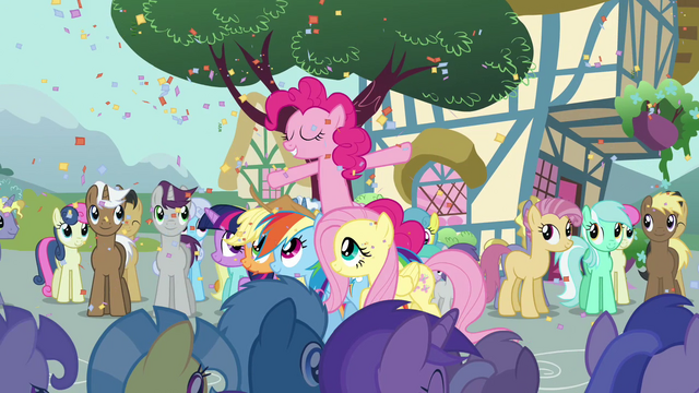 File:Pinkie Pie sings "fill my heart up with sunshine" S2E18.png